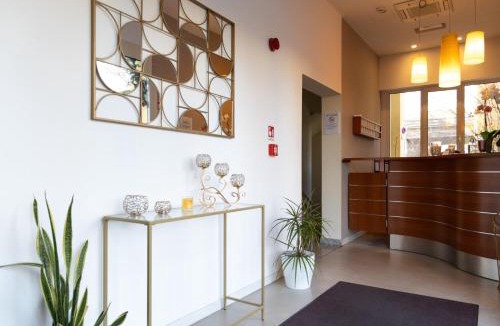 Ponte Taro Hotel | Hotel Giallo
