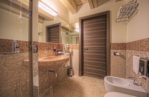 Dossobuono Hotel | Hotel Veronesi La Torre