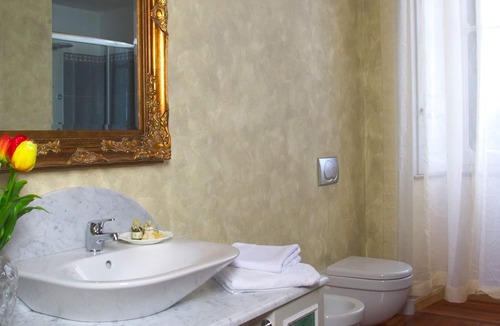 Varano Borghi Hotel | Hotel Villa Borghi