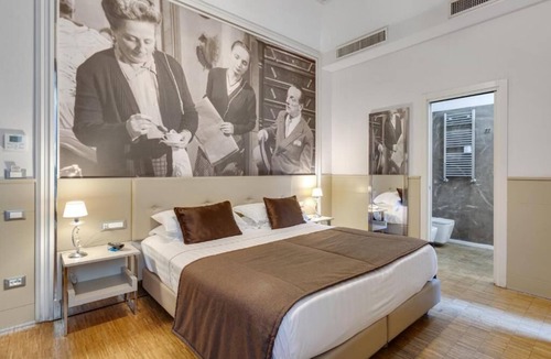 Chiaia Hotel | Hotiday Napoli Lungomare