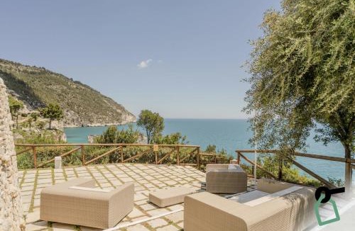 Mattinata Hotel | HOTIDAY Room Collection - Mattinata Faraglioni