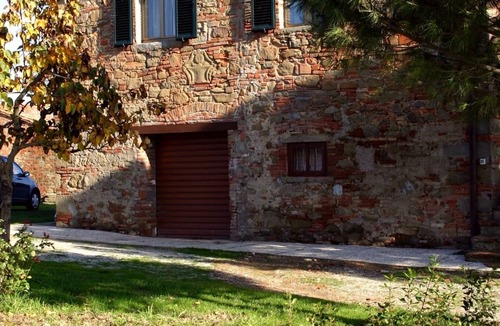 Monte San Savino House | House nestled in the Tuscan countryside ideal for families. supermarkets 4km away