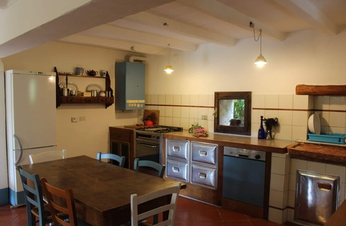 Nord-Est House | House on three floors in a medieval court in Verona