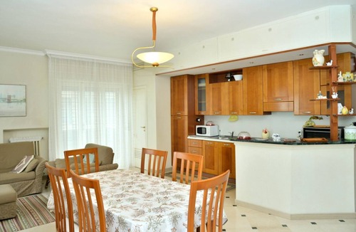 Trani Apartment | House Scoglio di Frisio - Sea View