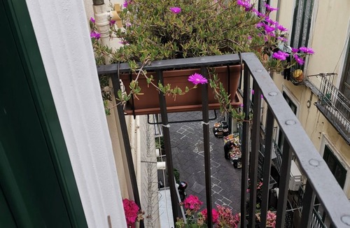 Historical Downtown Salerno Apartment | House "The 13 Fountains"