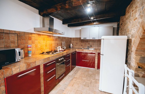 Amandola House | House - The Jewel - with Jacuzzi and Sauna