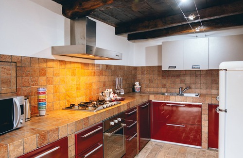 Amandola House | House - The Jewel - with Jacuzzi and Sauna
