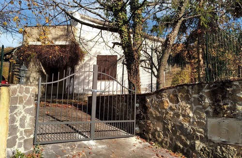 Torricella Sicura Villa | House with garden on the Laga Mountains, near forest, river, mountain trails