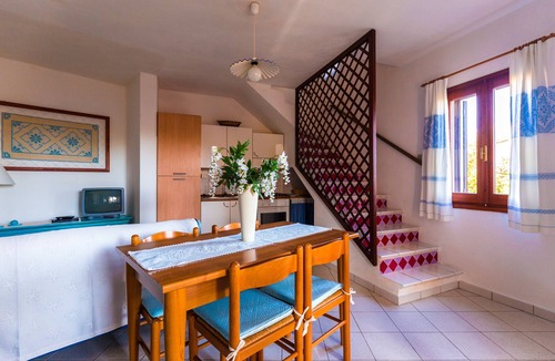 Agrustos Apartment | House with garden 2 STEPS FROM THE SEA
