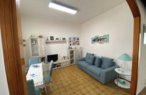 Minturno House | House with separate entrance and garden