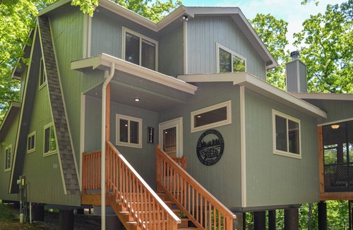 Innsbrook Ski Chalet | Huge Custom 4-bedroom Chalet in Innsbrook Resort - Pet Friendly!
