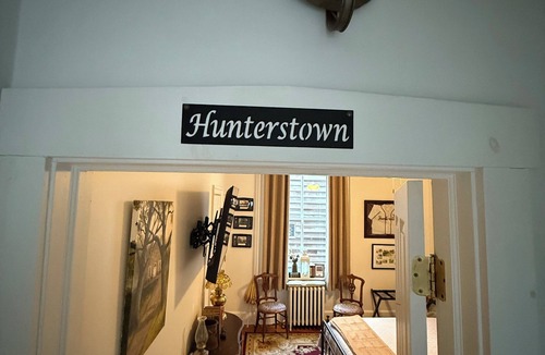 Gettysburg Bed & Breakfast | Hunterstown Suite in charming Olinger House B&B in historic, downtown Gettysburg