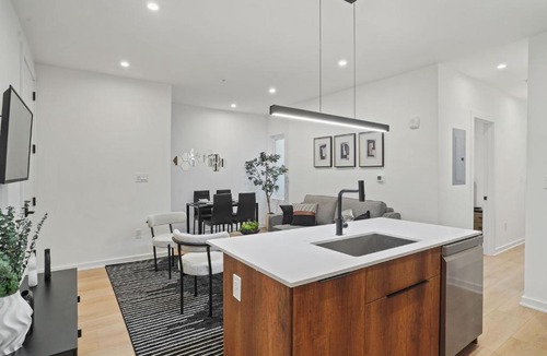 Shaw Apartment | Huxley 2 Downtown DC Walk to Convention Center