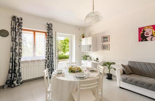 Monte San Giusto Apartment | I Due Gelsi Appartamento White