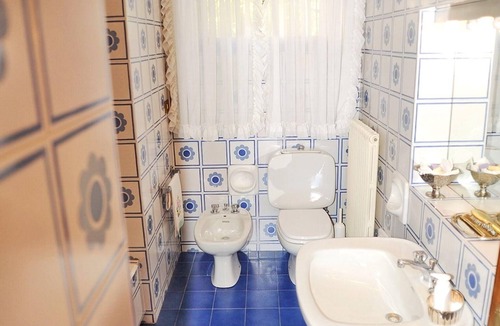Cassano Valcuvia Apartment | Idyllic located 3½-room apartment with 2 bathrooms, garden and balcony