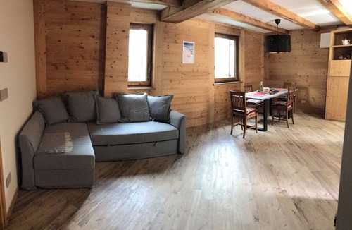 Champoluc Apartment | Idyllic vacation apartment in the center, walking distance to ski lifts, great summer hike