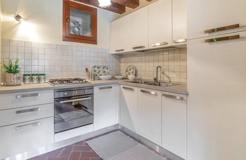 Castelgomberto House | If you are looking for a spectacular location for your vacation in Veneto, this terraced house in Ca