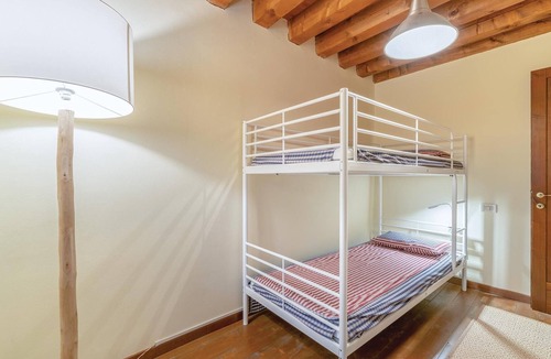 Castelgomberto House | If you are looking for a spectacular location for your vacation in Veneto, this terraced house in Ca
