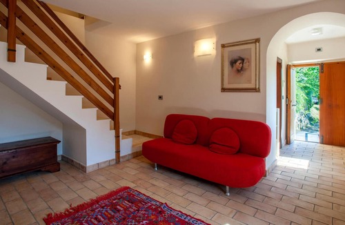 Venarotta House | In a quiet location, this spacious stone house welcomes you.