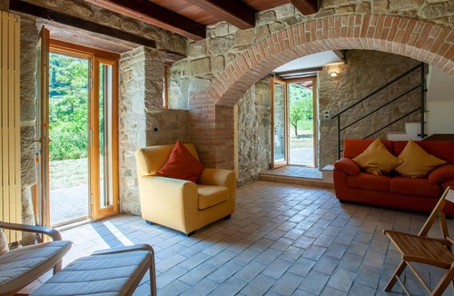 Venarotta House | In a quiet location, this spacious stone house welcomes you.