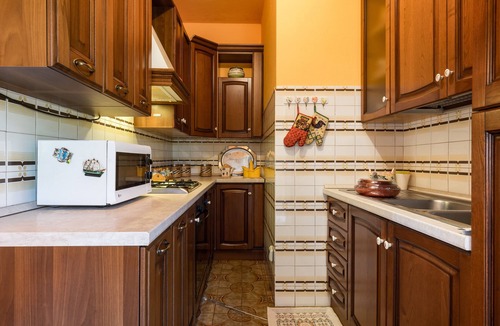 Solanas House | Independent Villa with garden, wifi, airco!