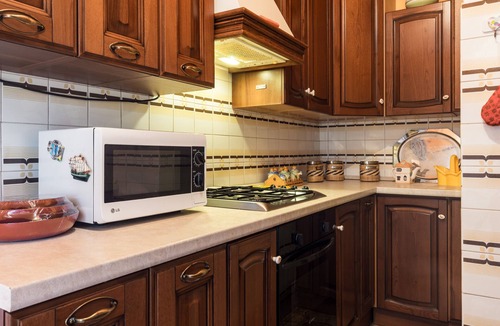Solanas House | Independent Villa with garden, wifi, airco!
