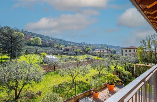 Arqua Petrarca Apartment | Into The Green! Arquà Petrarca Flat & Garage