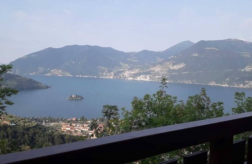 Marone Apartment | "Iseo" room