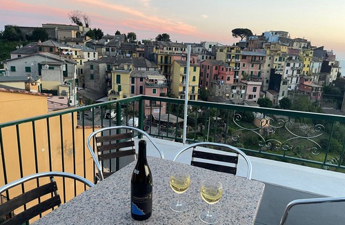 Corniglia Apartment | Isola Apartment with terrace and Stunning sea view