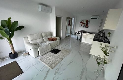 Carciano Apartment | Isole apartment with pool and lake view in Baveno