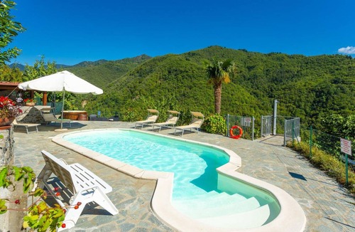 Castiglione di Garfagnana Villa | 160 m² Villa ∙ 3 bedrooms ∙ 7 guests