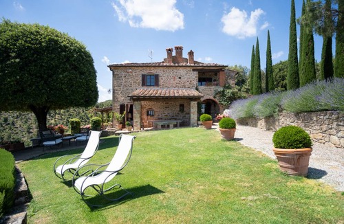 Civitella in Val di Chiana Villa | 500 m² Villa ∙ 5 bedrooms ∙ 10 guests