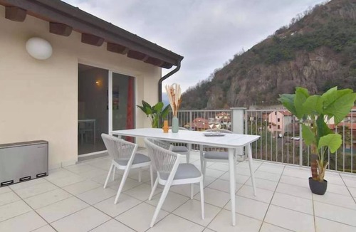 Maccagno Apartment | Golfo Gabella penthouse apartment with pool