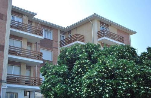 Marina di Castagneto Carducci Apartment | Nice apartment for 2 guests with A/C, WIFI, TV, balcony and panoramic view