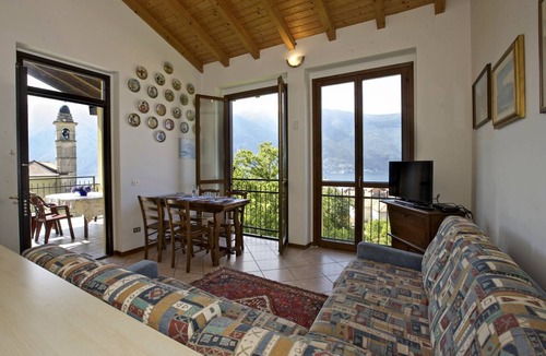 Maccagno con Pino e Veddasca Apartment | 70 m² Apartment ∙ 2 bedrooms ∙ 4 guests