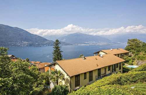 Maccagno con Pino e Veddasca House | 160 m² House ∙ 12 guests