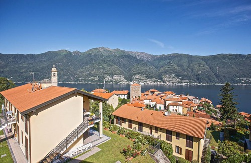 Maccagno con Pino e Veddasca House | 160 m² House ∙ 12 guests