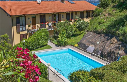 Maccagno con Pino e Veddasca House | 160 m² House ∙ 12 guests