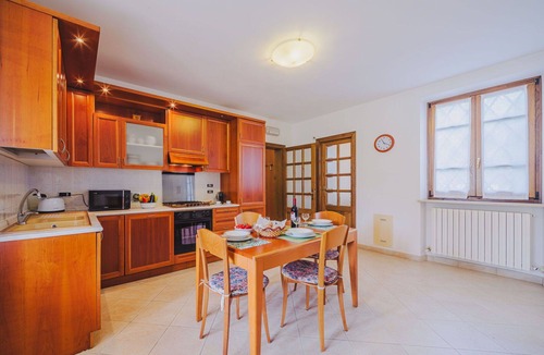 Querceta House | Beautiful private villa for 10 people with A/C, WIFI, TV and patio