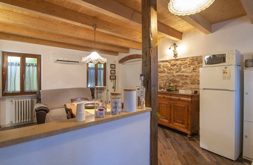 Sant'Ambrogio di Valpolicella Apartment | Dimora Laura - Romantic with open wood stove