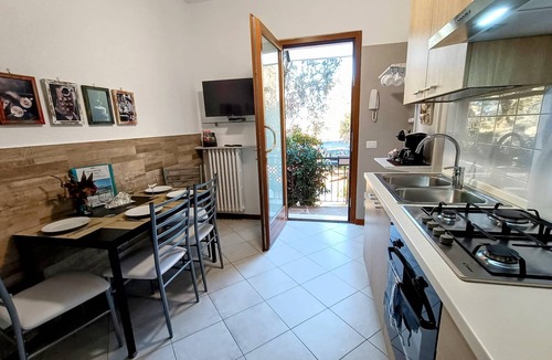 Assenza Apartment | SOLE: Welcoming apartment , relaxation,lake mountains olive grovess.