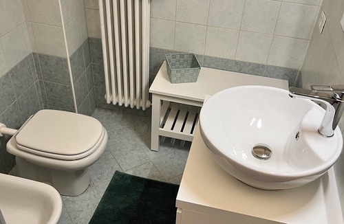 Albese con Cassano Apartment | Jacam Home Free Parking
