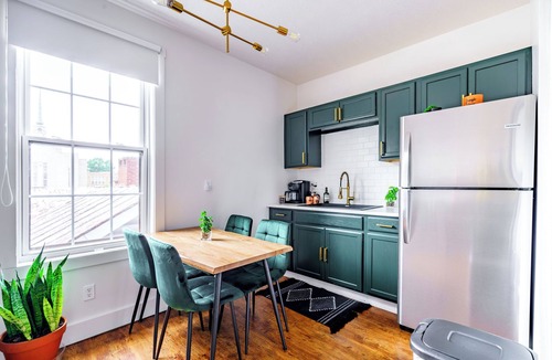 Chillicothe Apartment | Jungle House Luxury Stays - Downtown Chillicothe