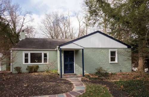 Berwyn House | K9 Cottage @ Berwyn MainLine - No Pet Fees