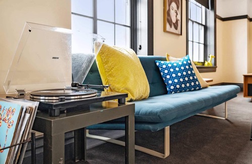 East Liberty Apartment | Kasa | Everything You Need in East Liberty | The Maverick