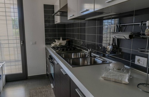Caucana-finaiti-casuzze-finaiti Nord Apartment | Kaukana Seaside Flat with Shared Swimming Pool