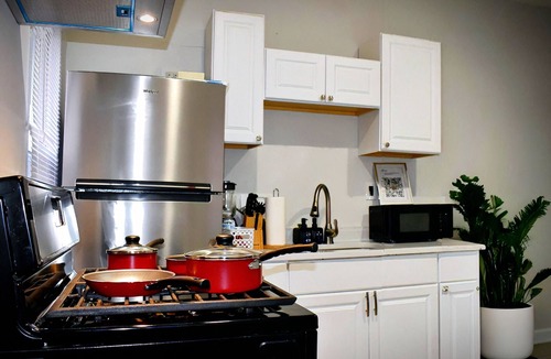 Elizabeth Apartment | King Bed/Coffee Bar/Meditation Room/Remote Work/PacMan/30min to NYC