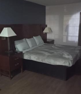 Jackson Apartment | King Bed Hotel Room 221