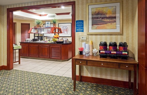 Cranbury Condo | King Suite. Free Breakfast Buffet. Only 20 Minutes from Princeton.
