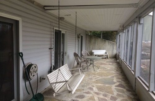 Auburn House | Kitchen, 2 Bedroom, Bath & Laundry, Private entrance, Lake, Wildlife, Quite